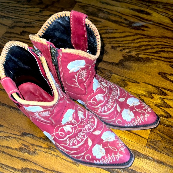 Liberty Black Ankle Cowboy Boots - Picture 2 of 9